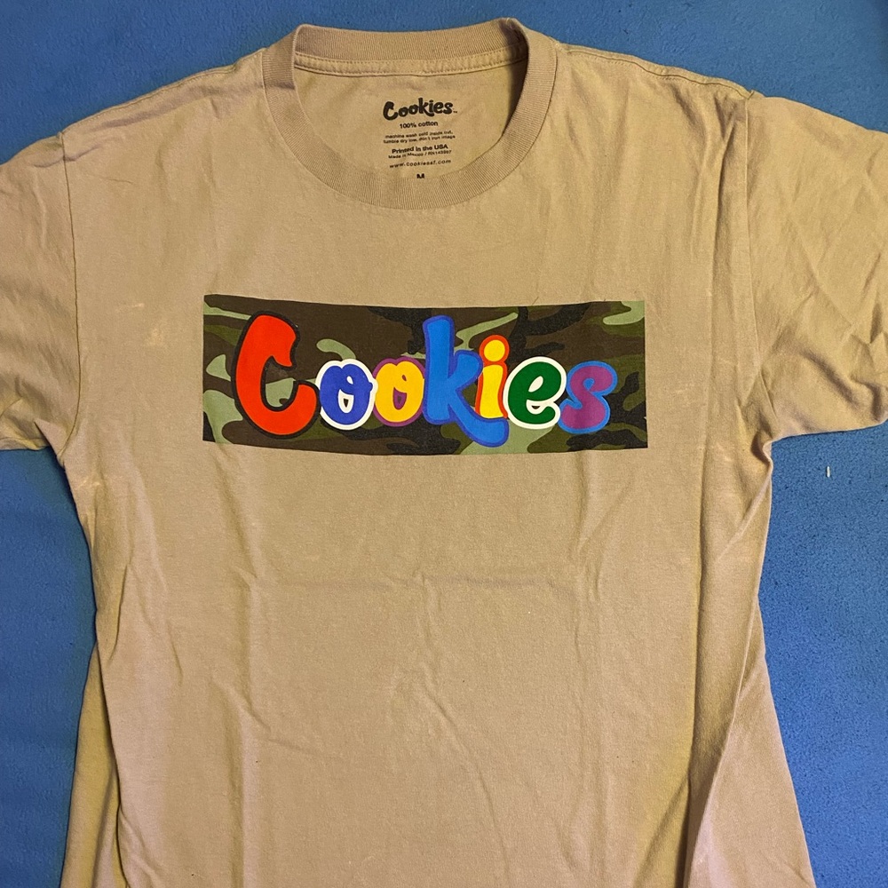Cookies graphic tee, size mens medium, great condition fits normal